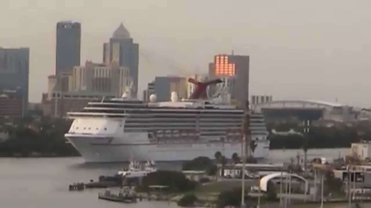A cruise ship leaving Tampa florida