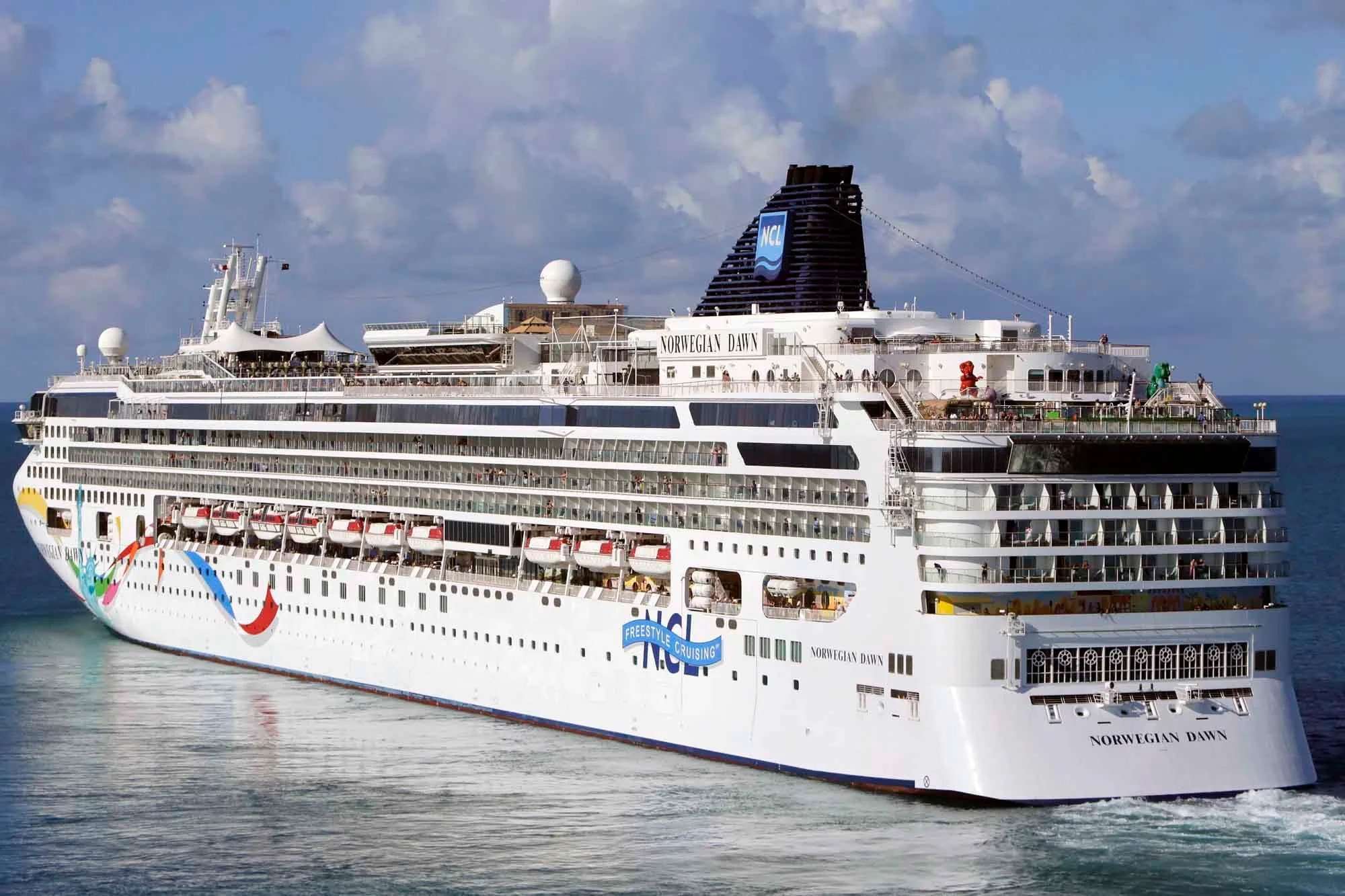 Cruise ship that ran aground in Bermuda waits for inspection