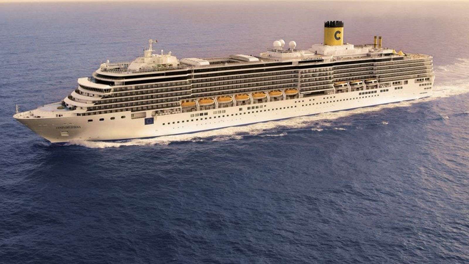 Final cruise ships still sailing with passengers are to ...