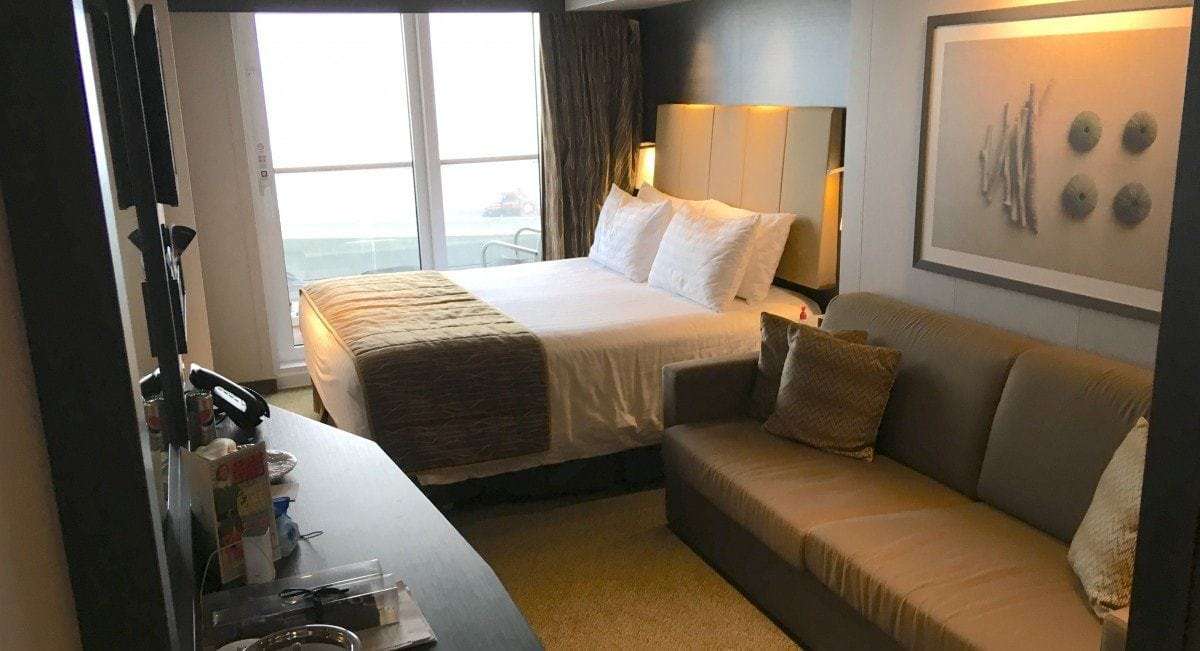 How Big Are Cruise Ship Cabins? 27 Examples, All Cabin ...